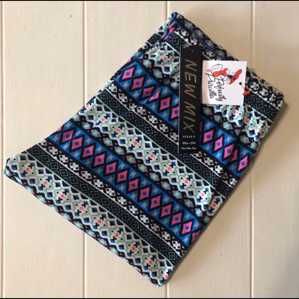 NWT Plus Sized Aztec Print Leggings